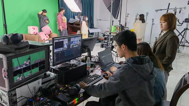 上海媒介投放服务：解析其核心要素与策略